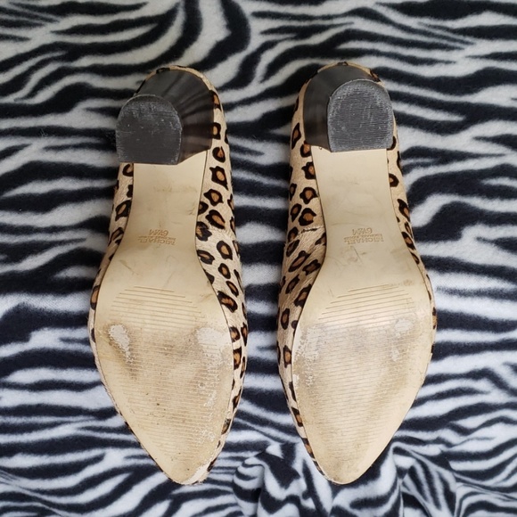 Micheal Micheal Kors cheetah pumps. Size 6.5 - Picture 3 of 4